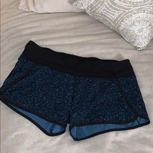 EUC Lululemon run times shorts 4”